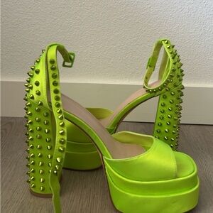 Neon green platform heels size 9 dolls skill